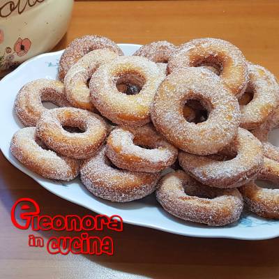 CIAMBELLE FRITTE graffe sofficissime la ricetta di Eleonora in Cucina - Eventi Salento