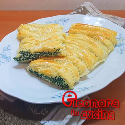 STRUDEL DI PASTA SFOGLIA RIPIENO di ricotta e spinaci ricetta di Eleonora in Cucina - Eventi Salento