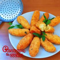 PANZEROTTI DI PATATE CON MENTA crocchette la ricetta SALENTINA - Eleonora in Cucina - Eventi Salento