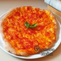 PIZZA FATTA IN CASA NEL FORNO A LEGNA la ricetta di Eleonora in Cucina - Eventi Salento